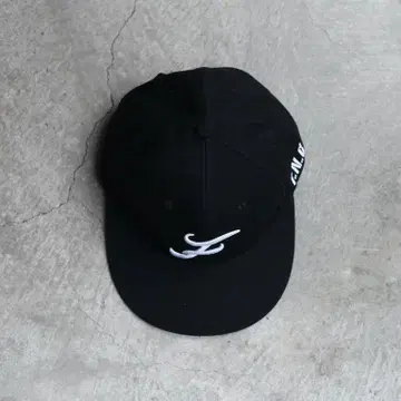 FAF 페이크아스 플라워즈 새상품 블랙 자수 야구 모자 캡