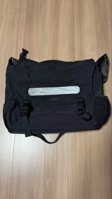 SEDAN ALL-PURPOSE 메신저 백 블랙