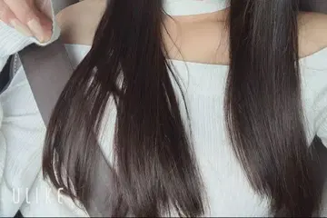 오프숄더 화이트 니트 상의