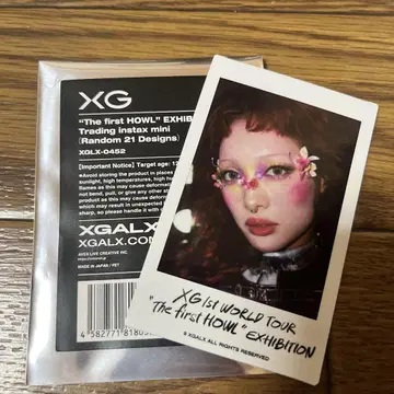 XG EXHIBITION 폴라로이드 린