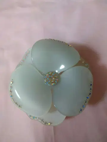 알렉 까멜리아 화이트 머리핀
