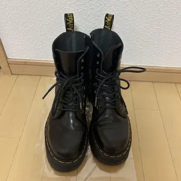 Dr.Martens 닥터마틴 JADON 8홀 부츠