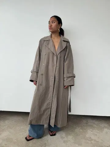 TOTEME 브라운 테크노 트렌치 코트