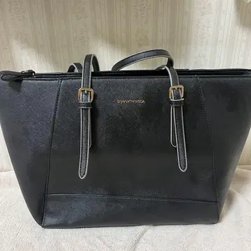 Samantha Vega 토트백 취업활동 입학식