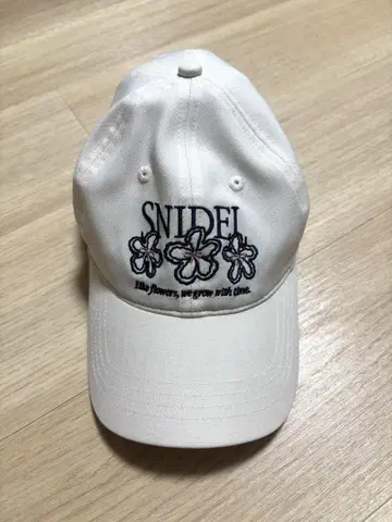SNIDEL 꽃무늬 자수 캡