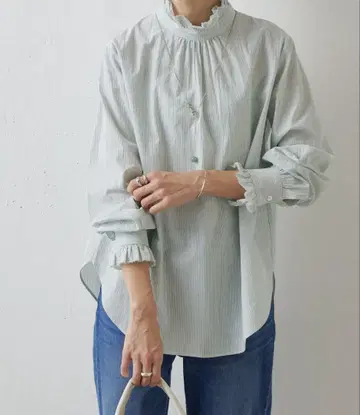 비어즐리 기분 좋은 여유와 깔끔한 형태/프릴 카라 블라우스