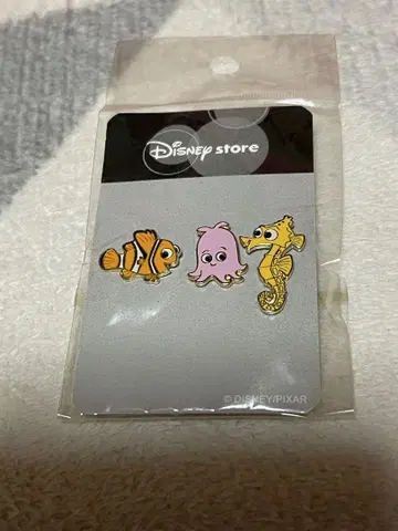 Disney Store 파인딩 니모 핀 배지