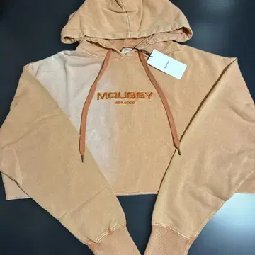 MOUSSY 로고 자수 크롭 후드티 트레이닝복