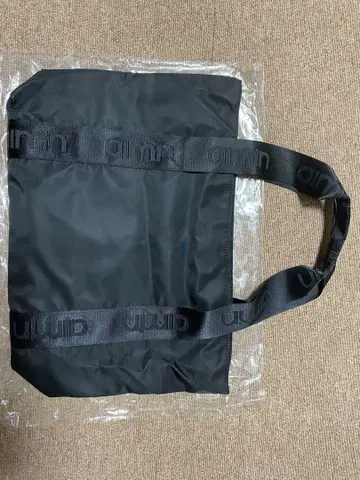 블랙 나일론 토트백