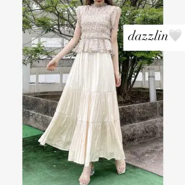 [ 새상품급 ] dazzlin 샤이니 티어드 플레어 원피스 프릴 화이트