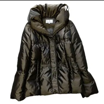 엠프리미어 미사용에 가까운 새상품급 아름다운 실루엣 숏 다운 사이즈 36