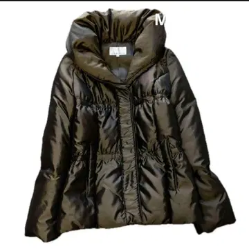 엠프리미어 미사용에 가까운 새상품급 아름다운 실루엣 숏 다운 사이즈 36