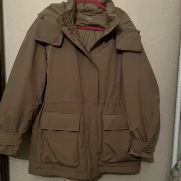 브라운 마운틴 다운 코트 XXL 모카색 새상품급 UNIQLO