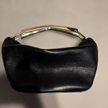 ZARA 메탈 핸들 백