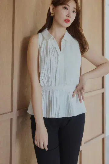 herlipto Manon Pleated Peplum Top