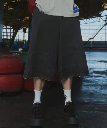 아이버 와이드 쿼터 데님 팬츠