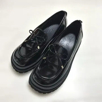 새상품급 르탈론 x 타쿠보 카린 통굽 리본 플랫폼 로퍼 22.5