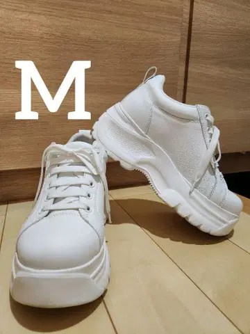 완판템 스즈키 아미 플랫폼 스니커즈 M 사이즈 화이트 신발