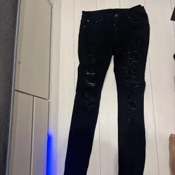mnml 블랙 데미지 데님 팬츠
