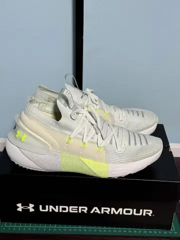 UNDER ARMOUR 호버 팬텀 3