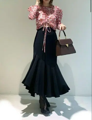 LILY BROWN 릴리 브라운 불규칙 드레이프 머메이드 스커트