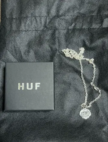 HUF 실버 목걸이 박스 포함
