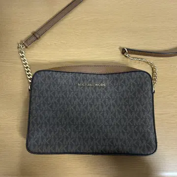 MICHAEL KORS 모노그램 숄더백