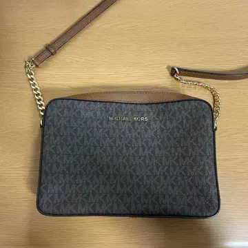 MICHAEL KORS 모노그램 숄더백