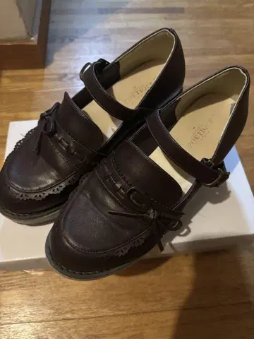 엑시즈팜 포에틱 사다리 레이스업 로퍼 브라운