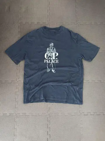 C.P. Company & Palace 콜라보 다크 그레이 셔츠
