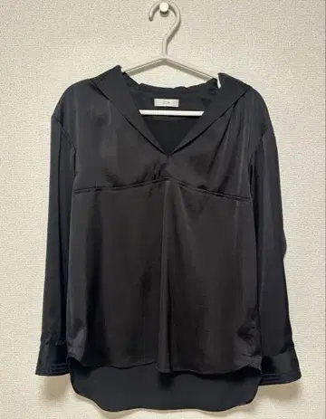 ZOE 블랙 긴팔 세일러 블라우스