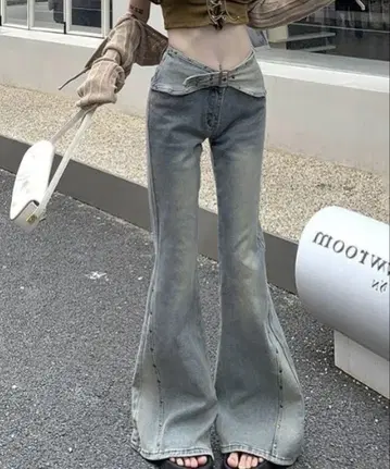 부츠컷 데님 라이트 블루 스터드 장식 시모키타 빈티지