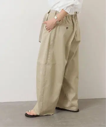 베이지 와이드 팬츠 미사용 사이드 포켓