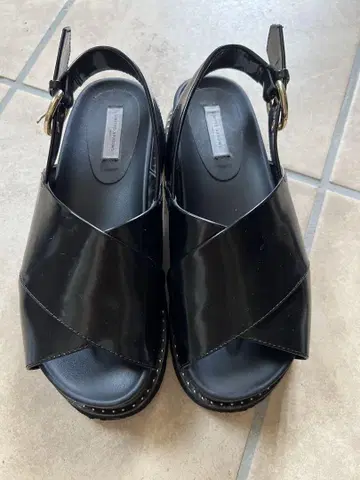 유나이티드 애로우즈 샌들