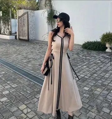 ROYAL PARTY 배색 사이드 레이스업 컷 원피스