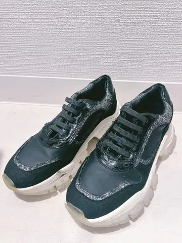 스니커즈
