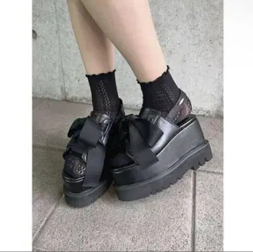 EATME 리본 포함 블랙 플랫폼 샌들