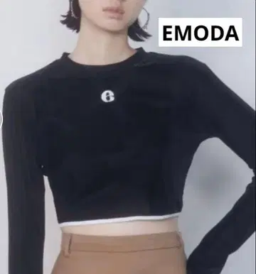 [ 새상품급 ] EMODA 포인트 로고 벨로아 크롭 상의 숏 기장 F