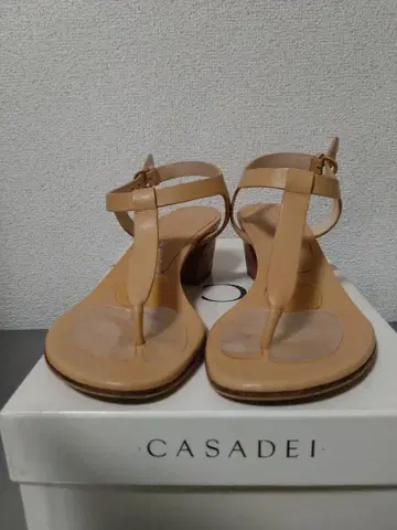 CASADEI 베이지 플립플랍 중간 힐