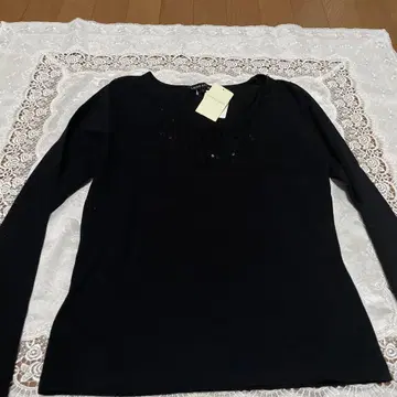 LAURA ASHLEY 블랙 긴팔 T셔츠 S