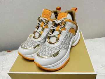 미사용 새상품 Michael Kors 기하학 패턴 스니커즈