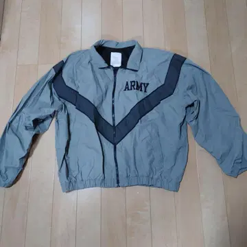 [ 실물 ] U.S ARMY 트레이닝 자켓