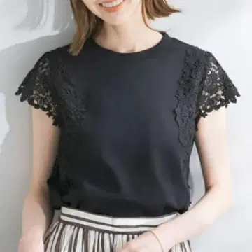 [ 새상품 ] 어반리서치 로쏘 레이스 프렌치 슬리브 풀오버 블랙