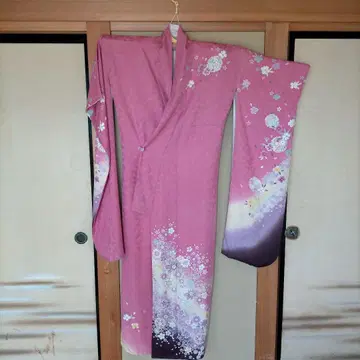핑크 꽃무늬 후리소데 기모노