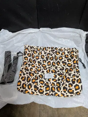 미와타라 씨 기획 레오파드 무늬 토트백