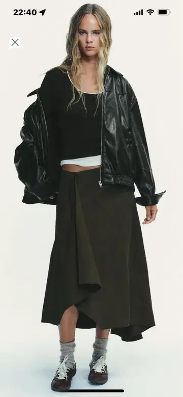 이번 시즌 완판템 ZARA 더블 이펙트 T셔츠 L 블랙