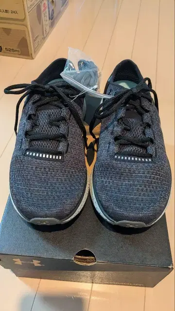 새상품 여성 Charged Bandit 3 러닝 워킹 24cm