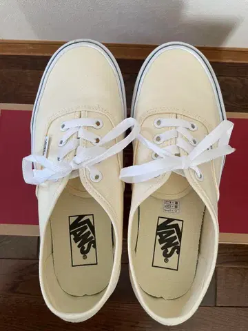 VANS 크림색 스니커즈