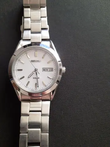 새상품급 SEIKO 솔라 손목시계 화이트