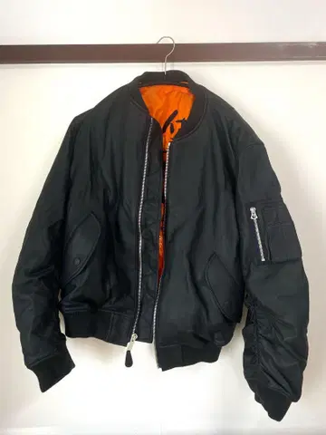 자수 장식 블랙 MA-1 자켓 세타가야 베이스